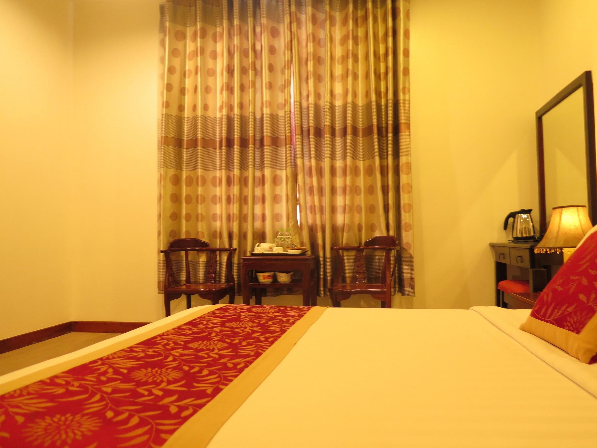 Sunflowers Hotel Airport Хошимін Екстер'єр фото