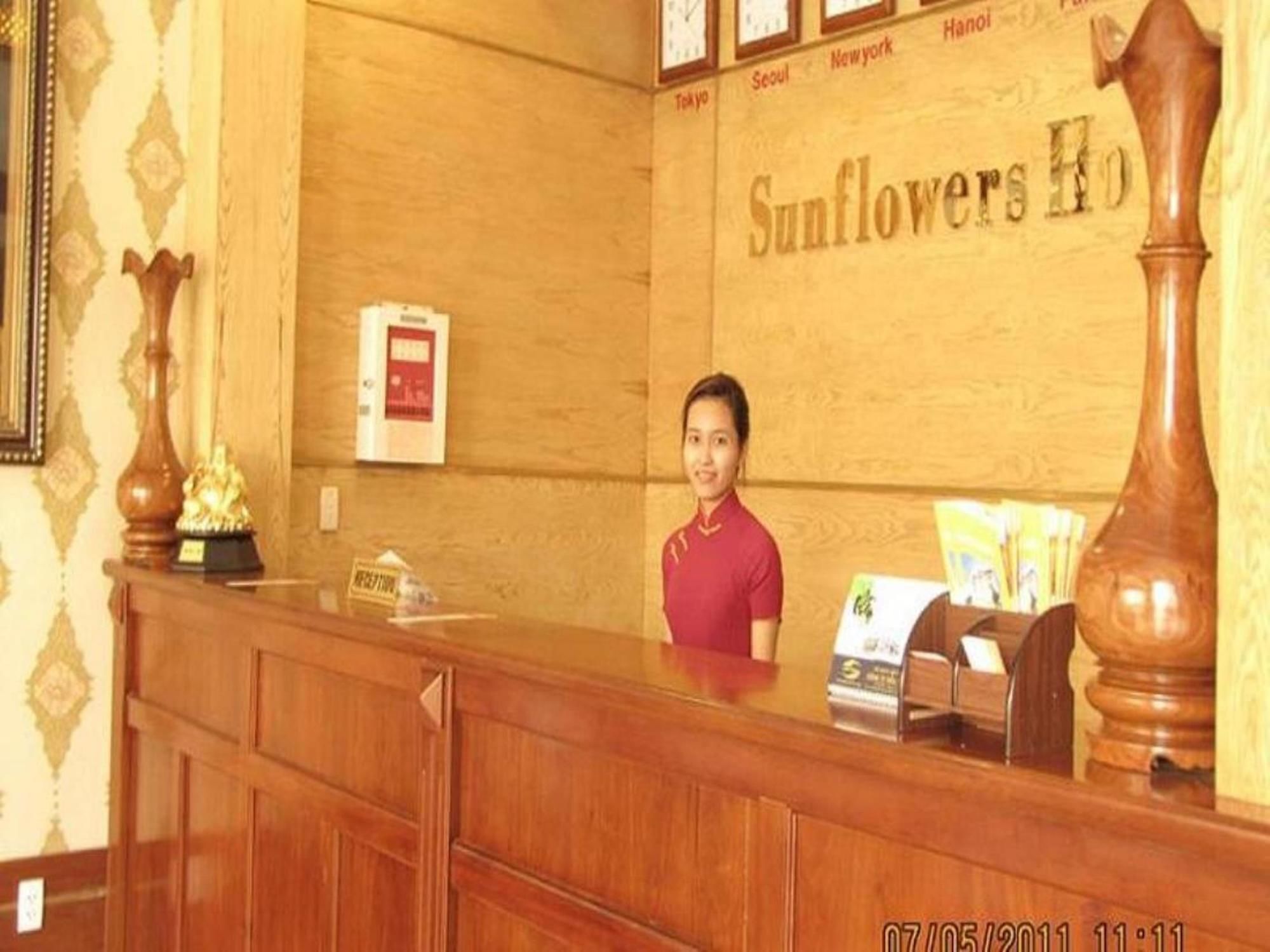Sunflowers Hotel Airport Хошимін Екстер'єр фото