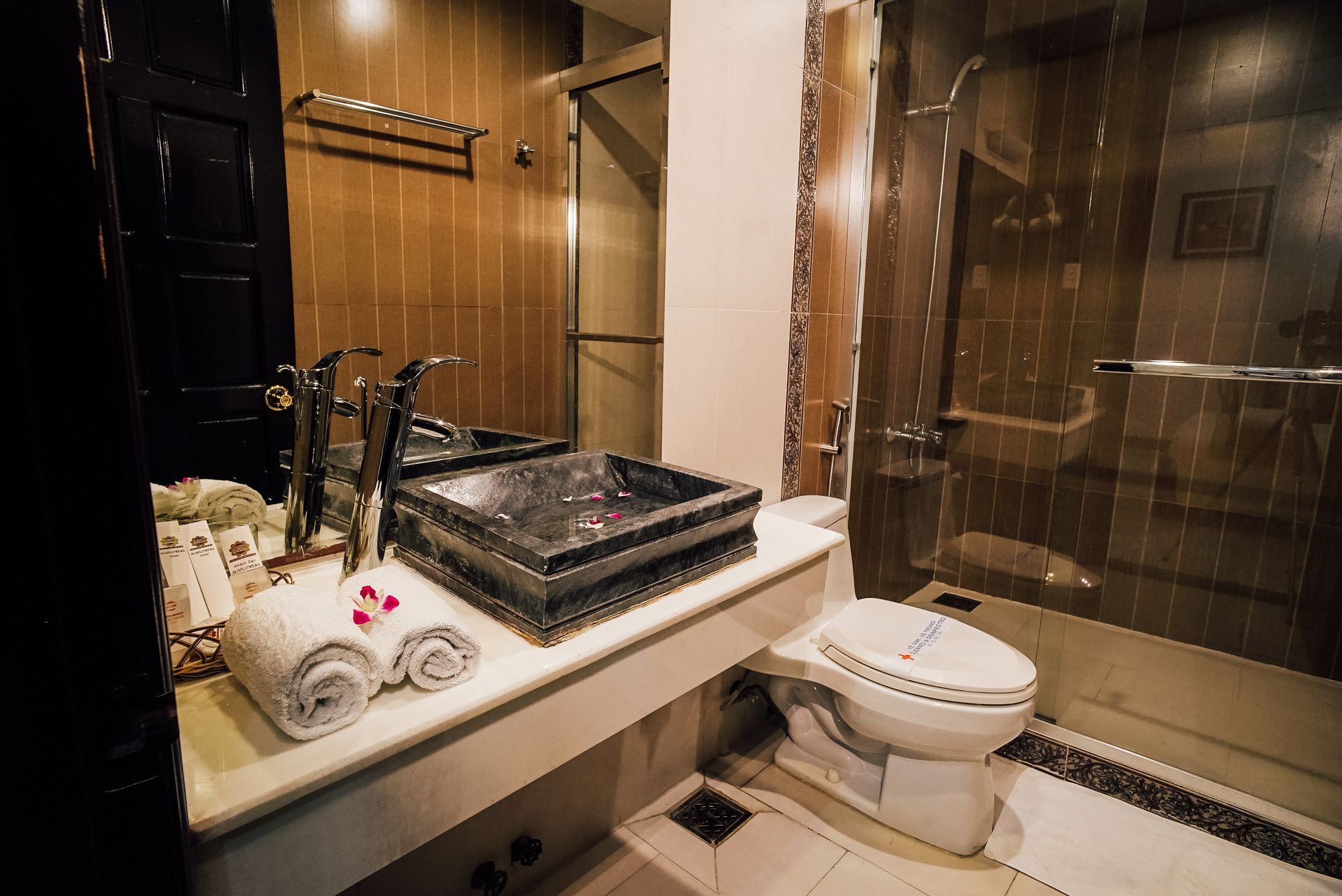 Sunflowers Hotel Airport Хошимін Екстер'єр фото